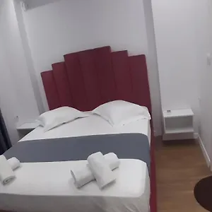 Pensión Luxury Room's By Lika, Sarandë